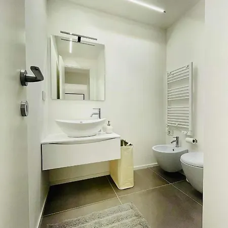 Led House Cadore - Bilocale Zona Centro * מילאנו